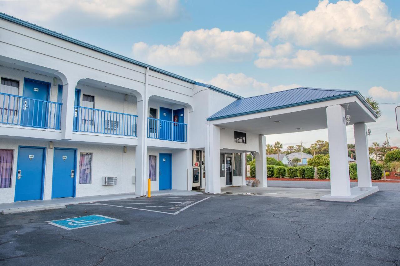 Sandcastle Inn タイビーアイランド エクステリア 写真